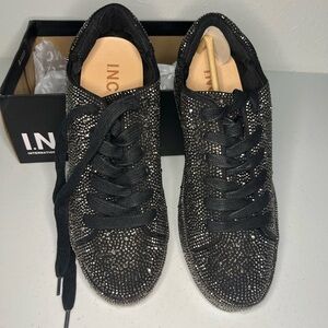 Lola Sparkling Black Sneakers
